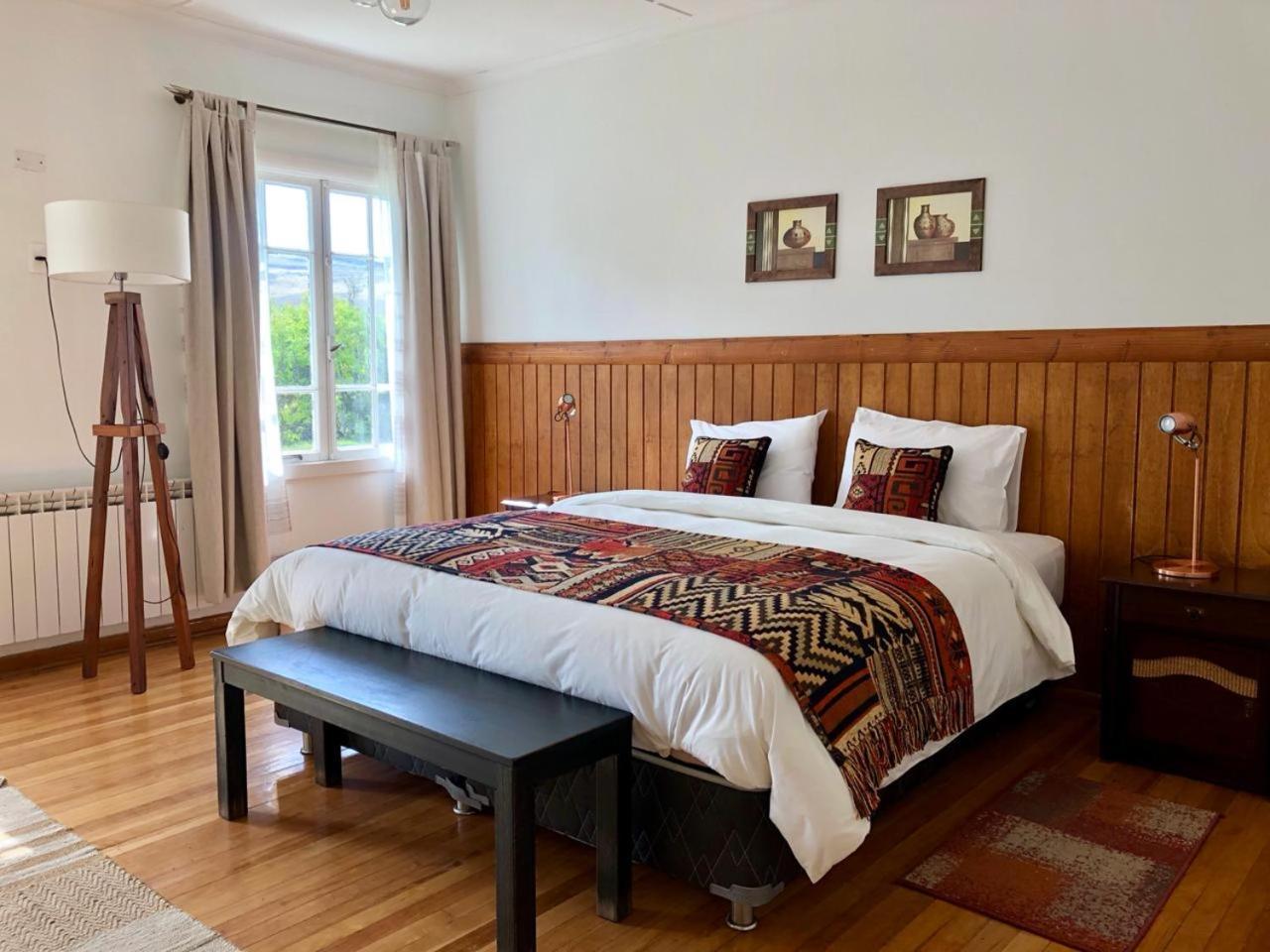 Hosteria Pionero Torres del Paine National Park ภายนอก รูปภาพ